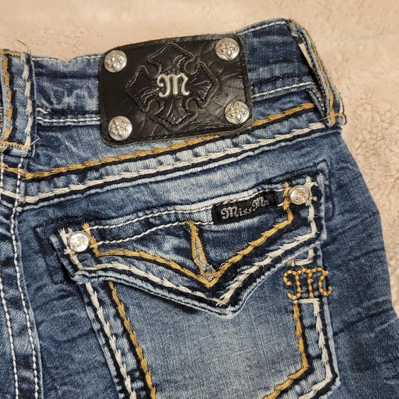 Miss Me Signature Cuffed Capri Jeans Size: 25 - Picture 10 of 13
